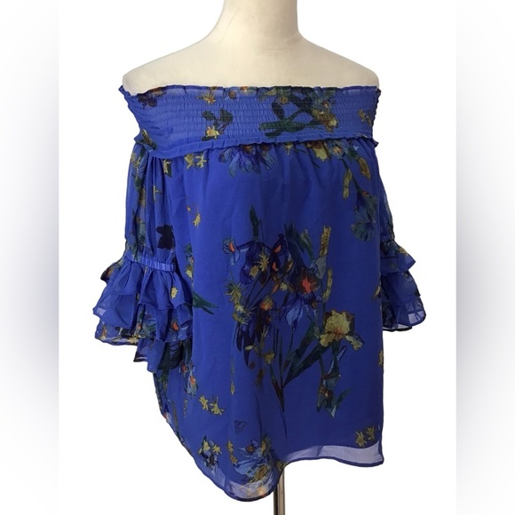 CeCe Printed Off The Shoulder Ruffle Bell Sleeve Blouse Size XS NEW - Picture 8 of 10